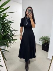 Np 1002 Omuz Vatkalı Siyah Fularlı Elbise