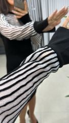 Üst Çizgi Detaylı Siyah Triko Elbise