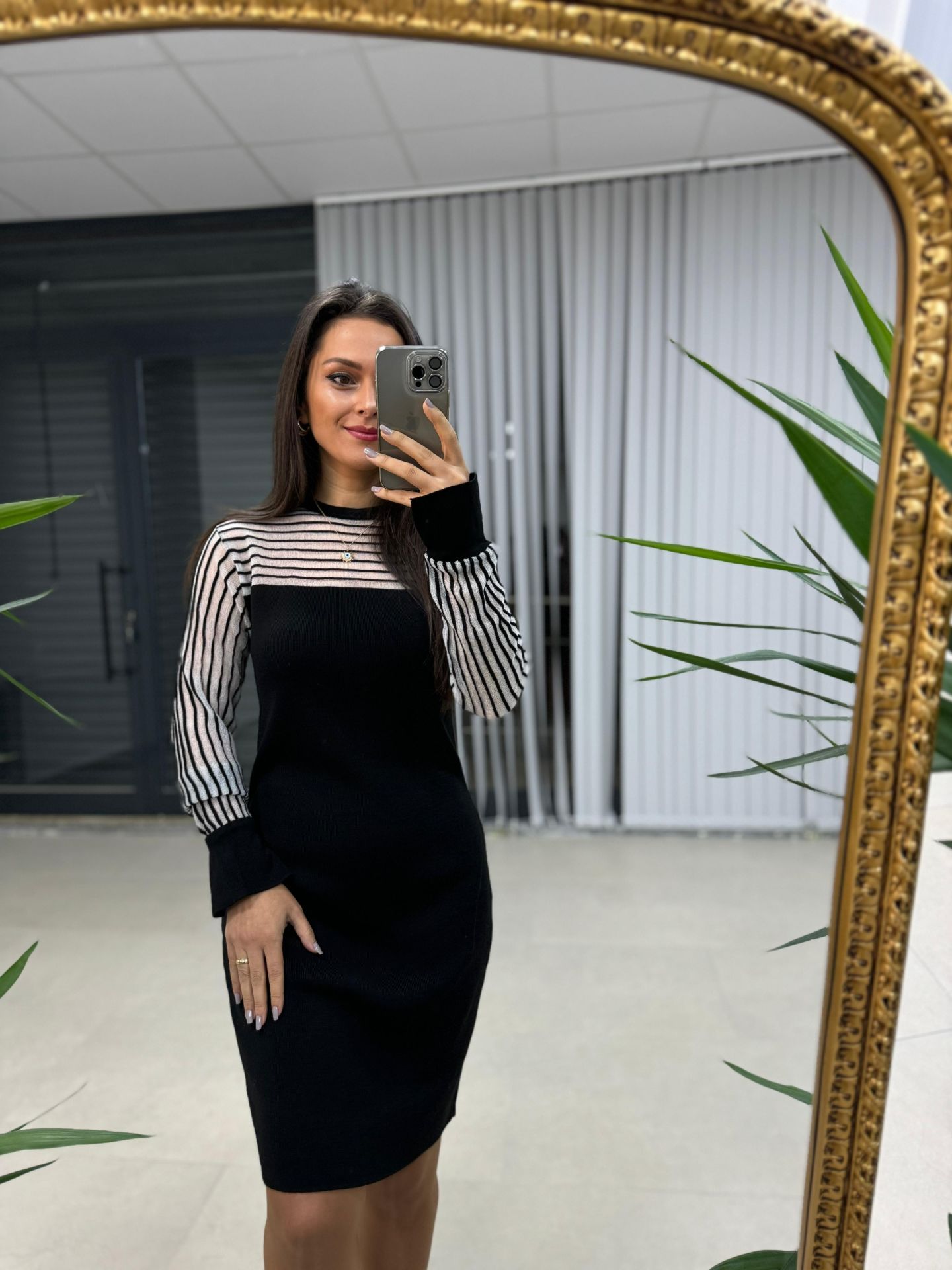 Üst Çizgi Detaylı Siyah Triko Elbise