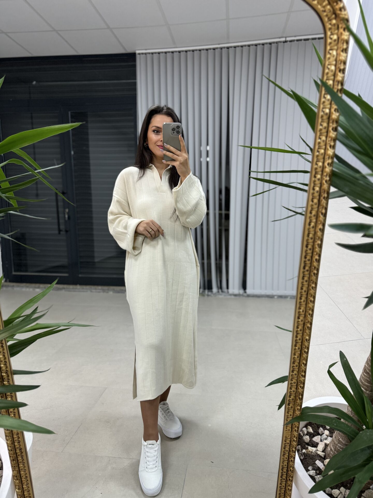 Polo yaka oversize krem triko elbise