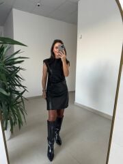 Bb 30535 Omuz Vatkalı Siyah Bel Drapeli Deri Elbise