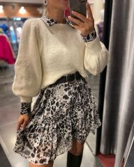 Kleid mit Leopardenfutter und Gürtel