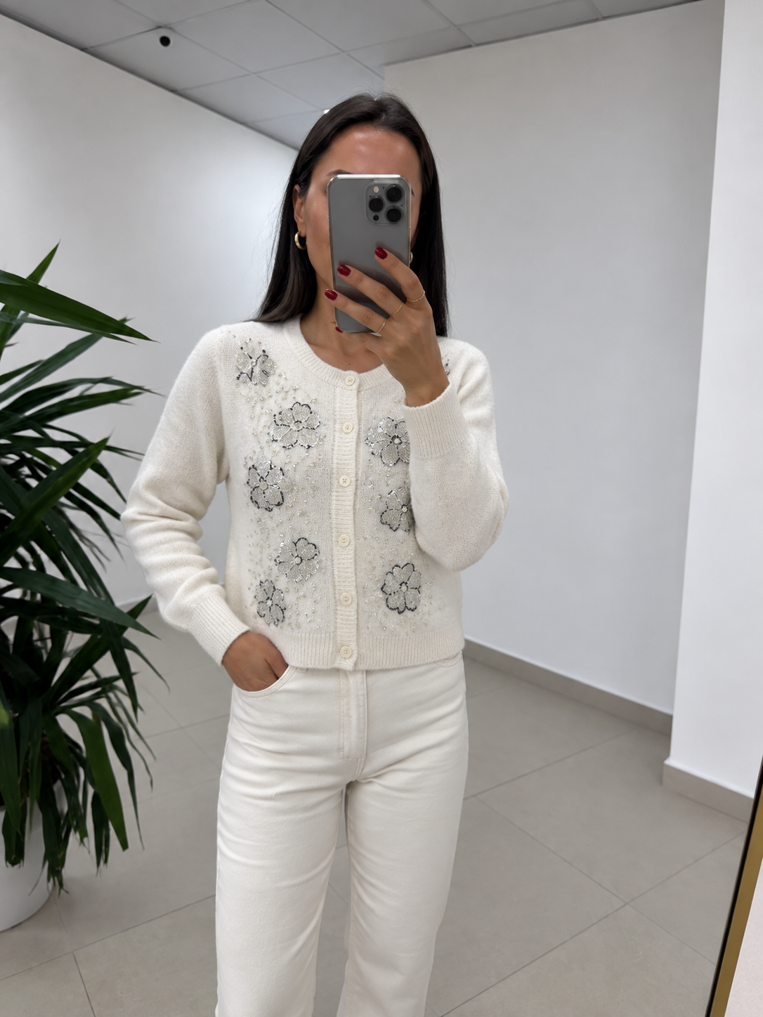 Po 2720 Ekru Yün İşlemeli Hırka