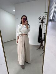 Po 2720 Ekru Yün İşlemeli Hırka