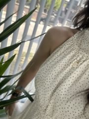 Halter yaka şifon tasarım beyaz elbise