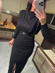 My 3625 Omuz Vatkalı Siyah Simli Kemerli Elbise