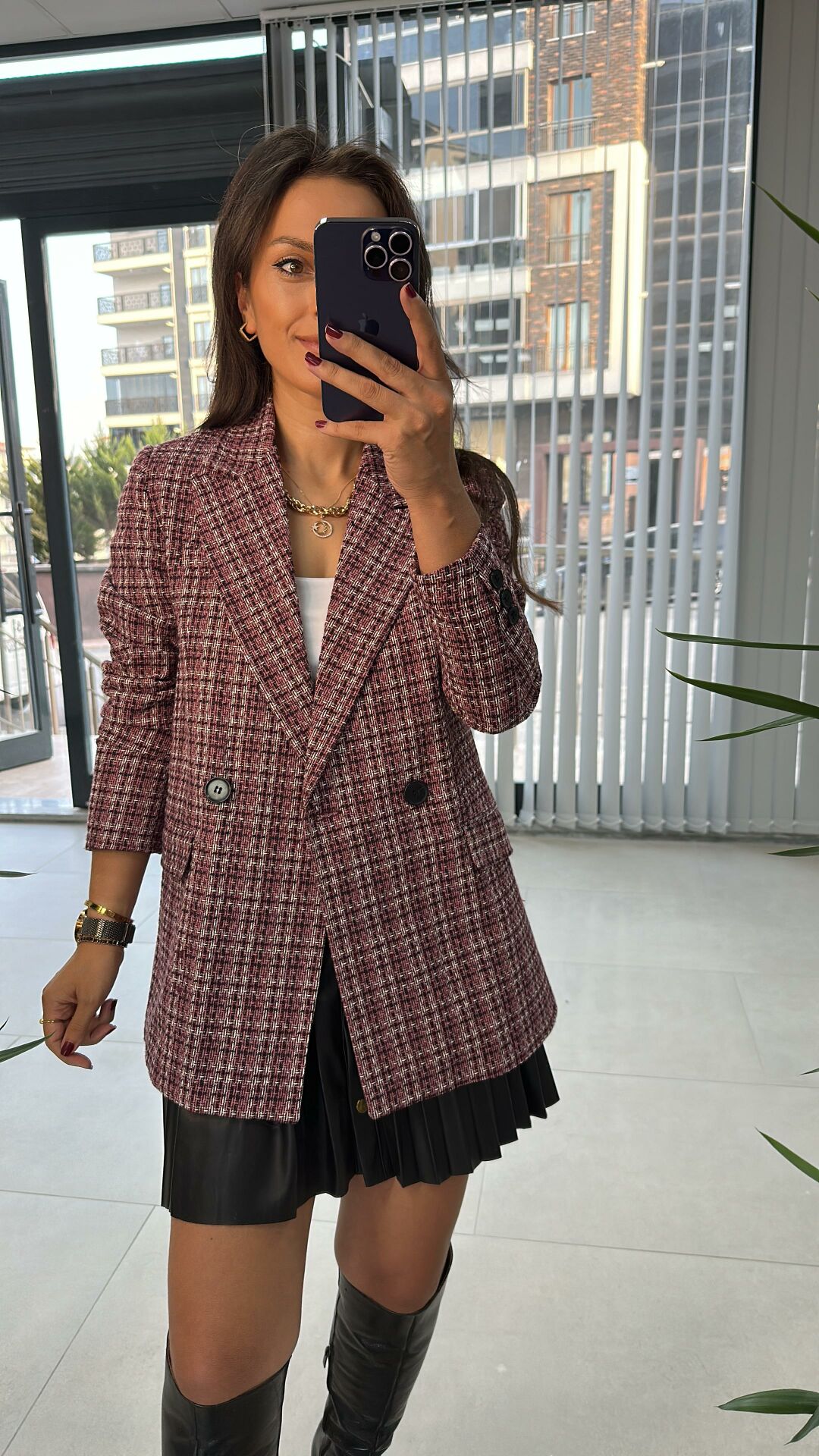 Burgunderfarbene Übergangsjacke aus Tweed