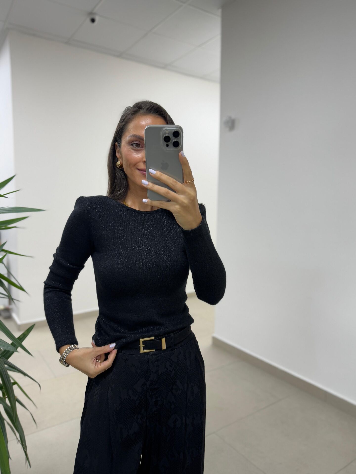 Bb 30568 Sırt Dekolteli Vatkalı Siyah Triko Bluz