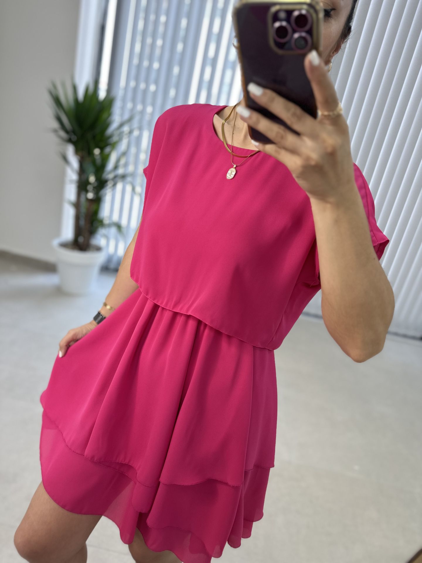 Bluse Detailliertes rosa Chiffonkleid