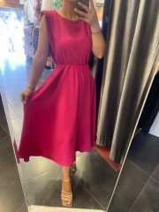 Pembe vatkalı elbise