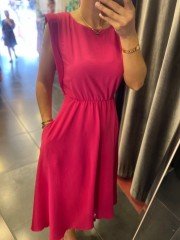 Pembe vatkalı elbise