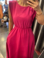 Pembe vatkalı elbise