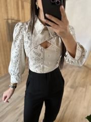 Pencere detaylı keten bluz