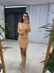 Mein detailliertes Bleistiftkleid in Nerz-Wickeloptik