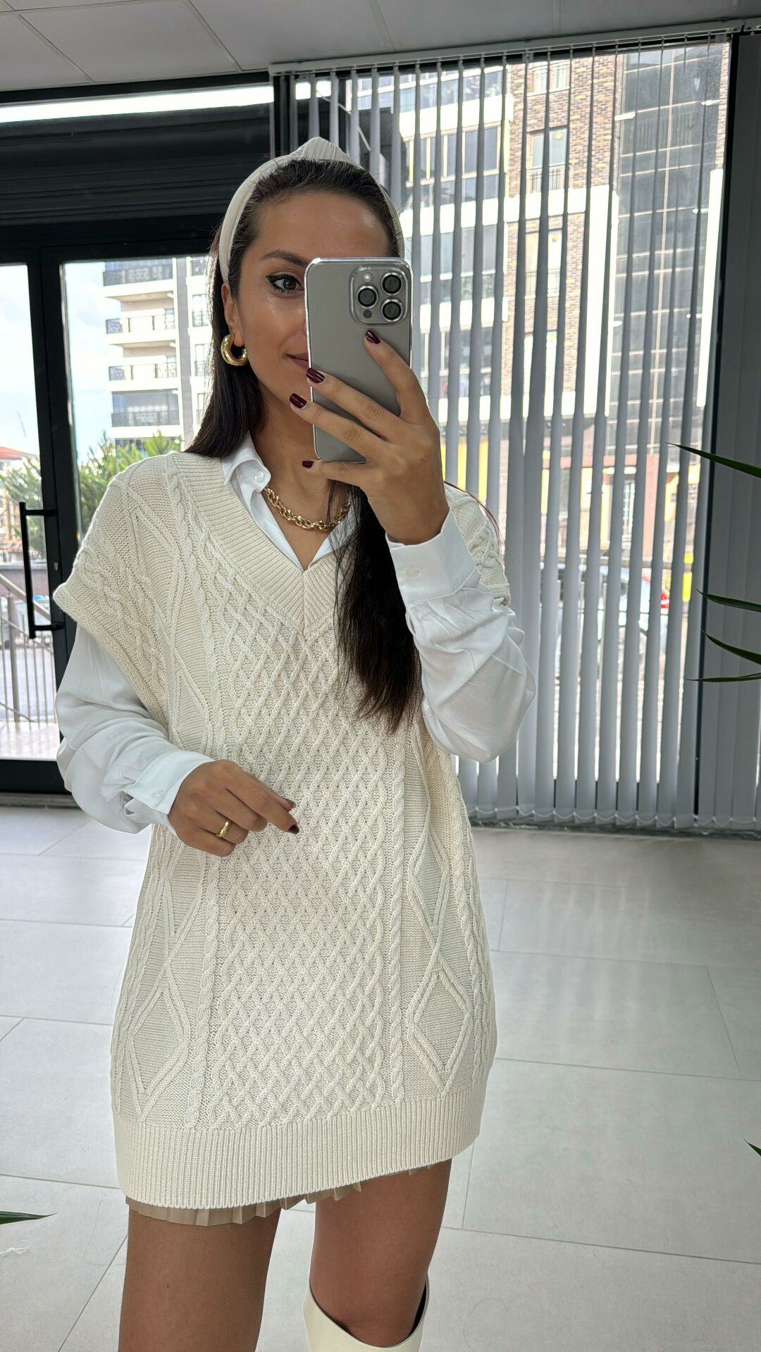 Krem V Yaka Süveter Triko Elbise