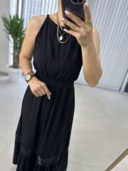 Krinkıl Halter Yaka Siyah Elbise