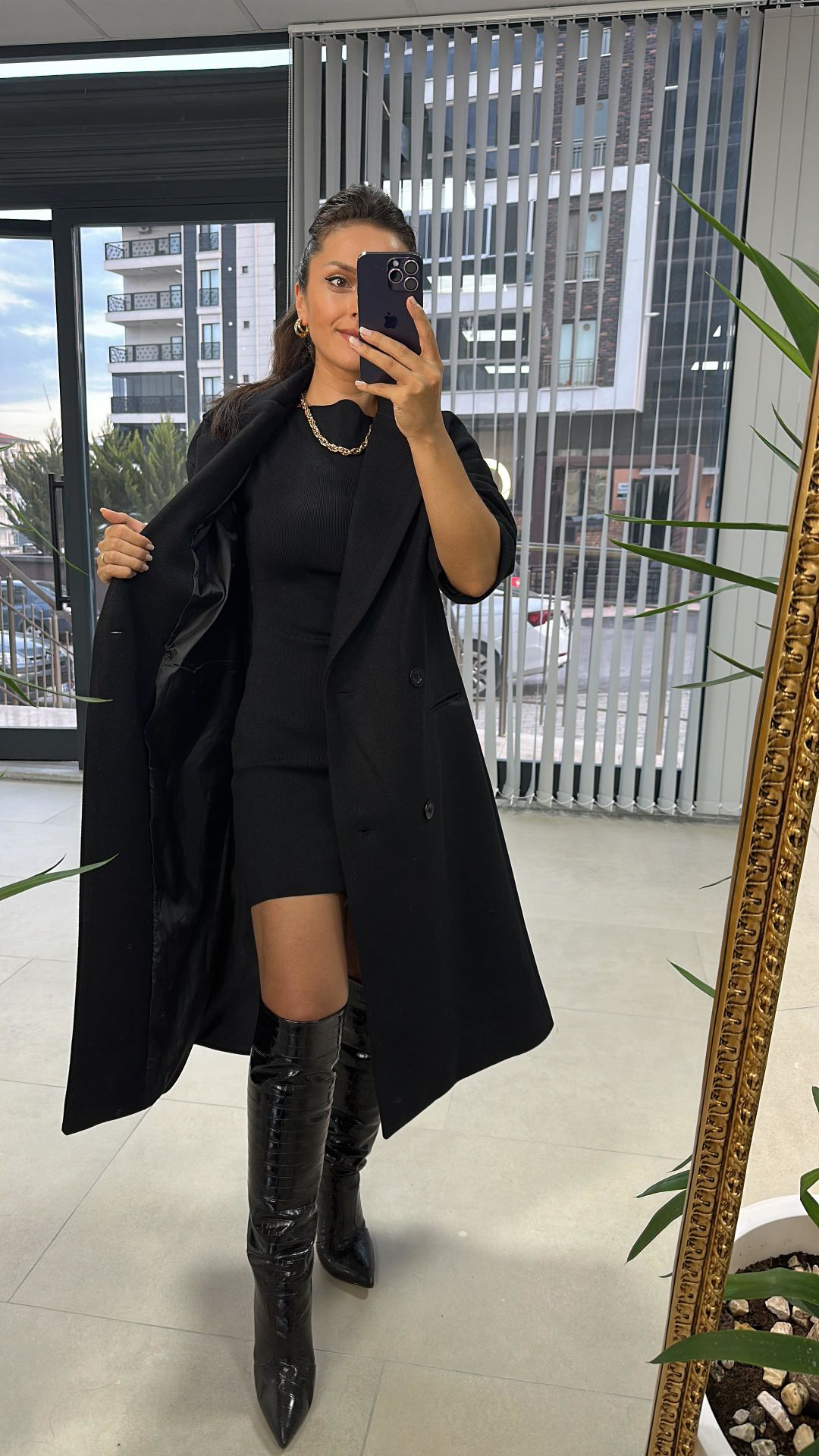 Kaşe Siyah Kaban