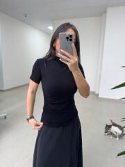 İv 26283 Yarım Balıkçı Yaka Siyah Tişört