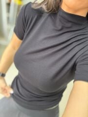 İv 26283 Yarım Balıkçı Yaka Siyah Tişört