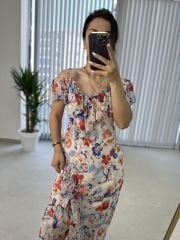 Askılı krem çiçekli şifon elbise