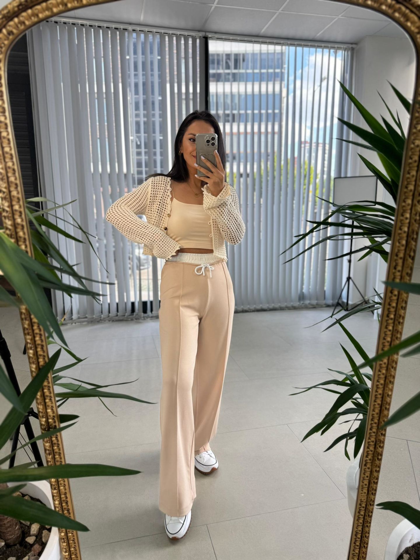 Gk White Waist Detailed Powder Trousers