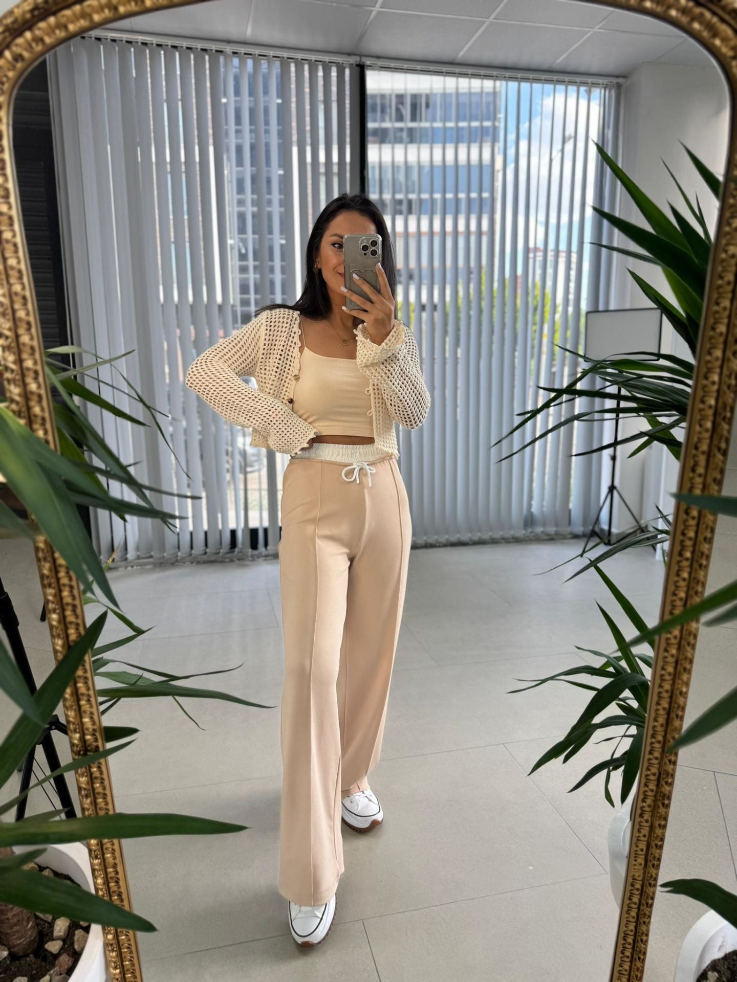 Gk Beyaz Bel Detaylı Pudra Pantolon