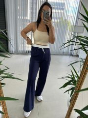 GK-Hose in Marineblau mit weißer Taille und detailliertem Detail