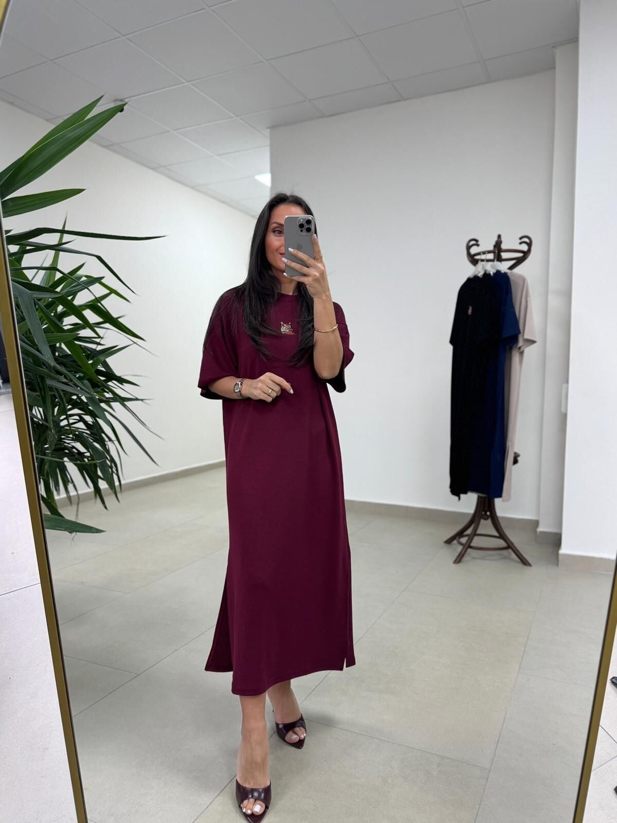 Bh 09512 Figür Detaylı Modal Bordo Midi Elbise