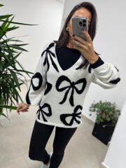 Orj. Marka Fiyonk Detaylı V Yaka Triko Kazak