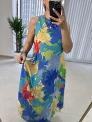 Halter yaka Mavi çiçekli viskon elbise