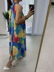 Halter yaka Mavi çiçekli viskon elbise