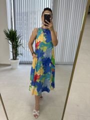 Halter yaka Mavi çiçekli viskon elbise