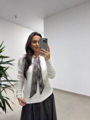 Mz 22751 Fularlı Ekru Kazak