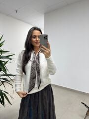 Mz 22751 Fularlı Ekru Kazak