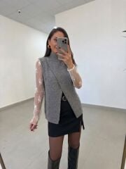 Po 2825 Asimetrik Kesim Gri Triko Süveter & EkruDantel Bluz İkili Gri Takım