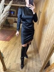 Tasarım bağlamalı siyah saten elbise