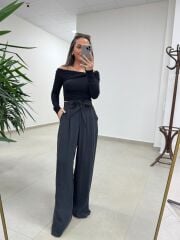 İv 25252 Madonna Yaka Düğüm Detaylı Siyah Bluz