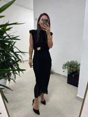 Ny 3022 Broş Detaylı Siyah Dantel Elbise