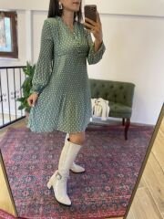 Yeşil puantiyeli şifon elbise