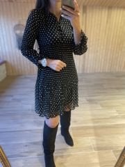 Siyah puantiyeli astarlı şifon elbise