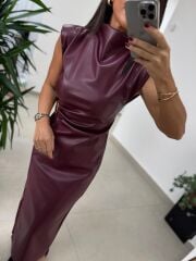 Ny 3042 Bordo Omuz Vatkalı Drapeli Deri Elbise