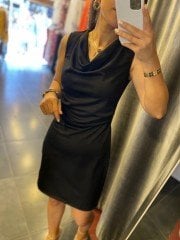 Schwarzes Bleistiftkleid