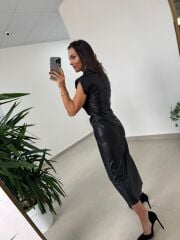 Ny 3042 Siyah Omuz Vatkalı Drapeli Deri Elbise