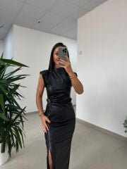 Ny 3042 Siyah Omuz Vatkalı Drapeli Deri Elbise