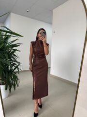 Ny 3042 A. Kahve Omuz Vatkalı Drapeli Deri Elbise