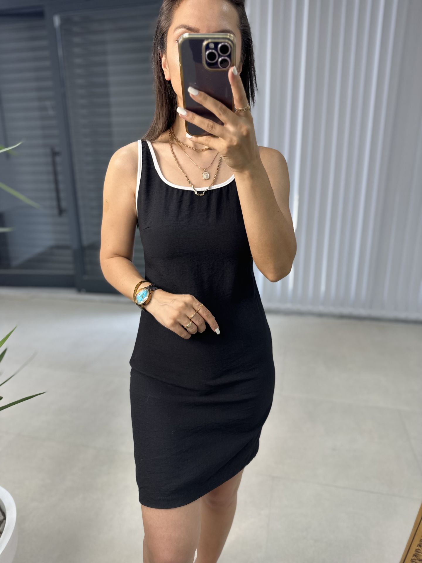 White piping pencil dress
