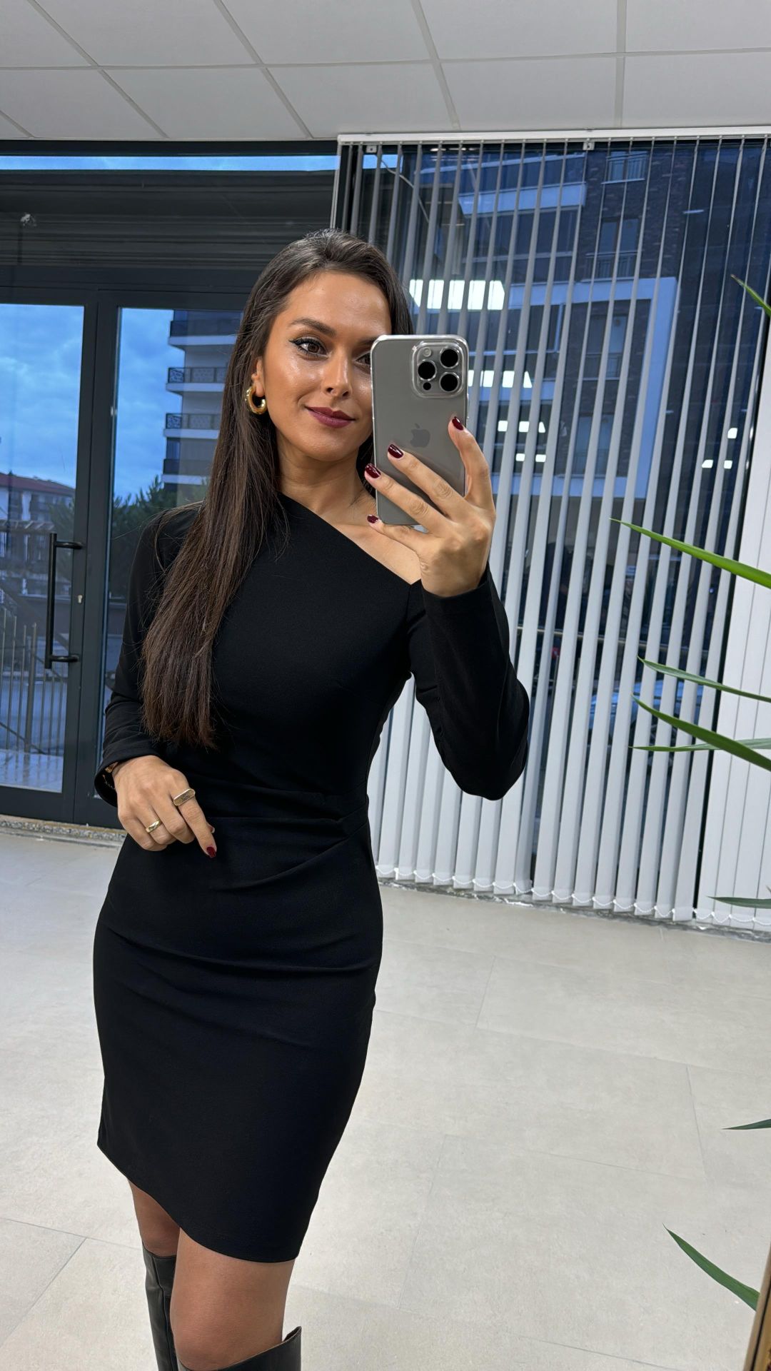 Mc Çapraz Omuz Siyah Krep Elbise