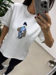 Ml 54738 Bisiklet Yaka İndigo Geçişli Figürlü Beyaz Tişört