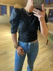 Ms Siyah crop