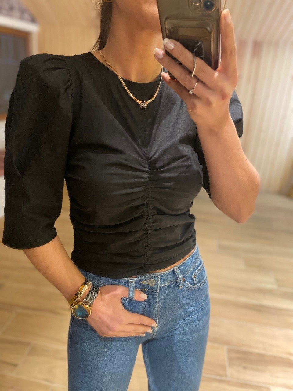 Ms Siyah crop